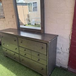 Free Dresser 