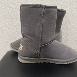 Ugg Women Boots Size 8