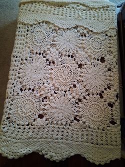 Beautiful full/Queen handmade bedspread