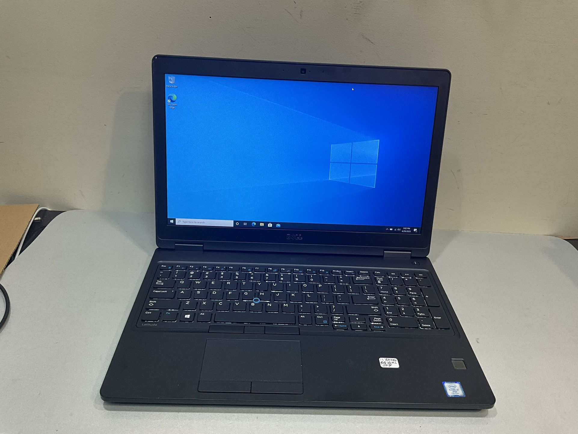 Dell Latitude 5580 15.6" Intel i7 -7820HQ @2.9GHZ 8gb Ram 256 SSD Windows 10 Pro.. The items have been tested, and are guaranteed to be in good work