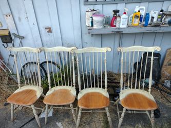 4 wooden chairs I'm in Stockton by hammer and eldorado st 95210.