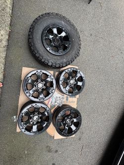 (5) Bronco Badlands OEM Rims & (1)BF Goodrich LT285/70R17 Tire (NOT Sasquatch)