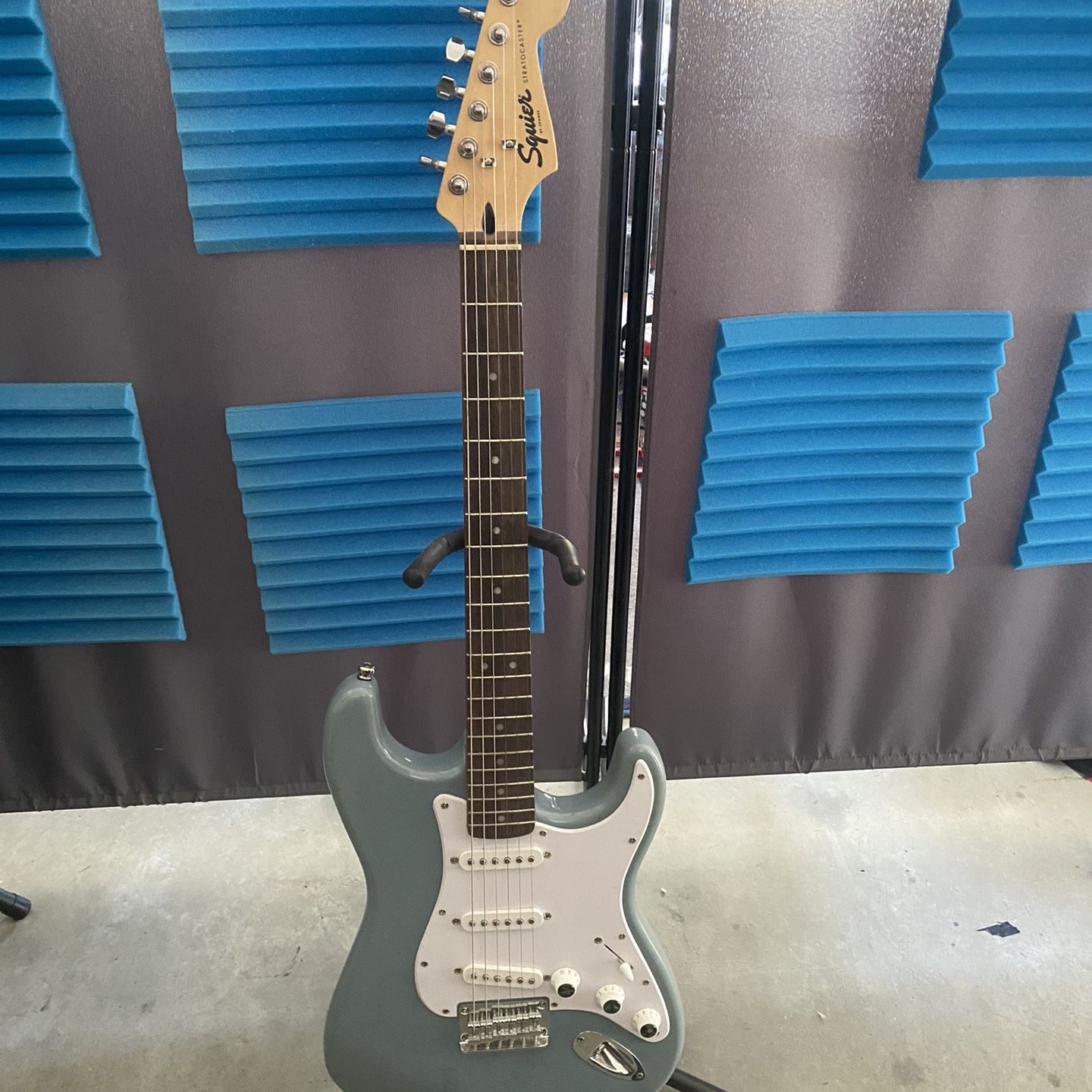 Fender/Squier Guitar 