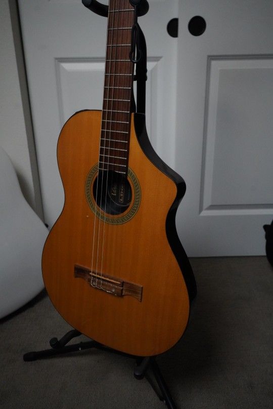 Line 6 Variax 300 Nylon String Classical Electric Acoustic Guitar Natural