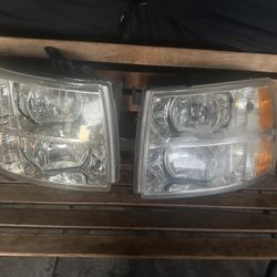 2007 To 2013 Chevy Silverado Om Head Light (pair)