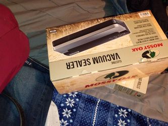 Vaccum sealer and bags and shoes