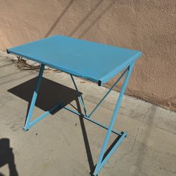 Z-Shaped Metal Desk Table