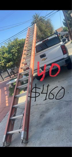 Excellent condition, 40 Feet and more sizes available fiberglass extension, Ladders