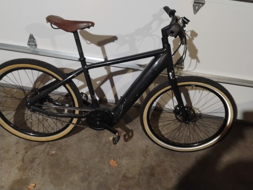 Momentum E-bike