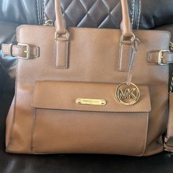 Authentic Michael Kors Georgia Satchel  Original mSRP $358