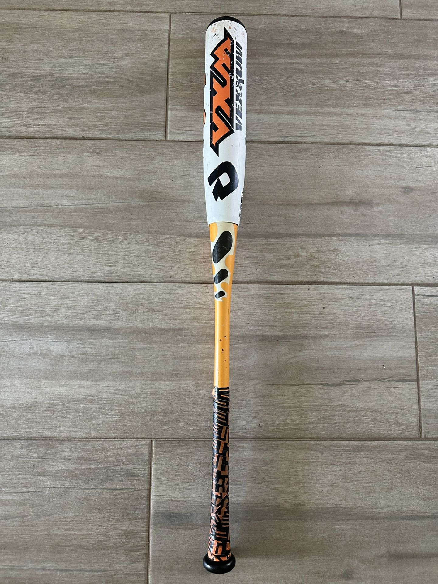 DeMarini Vexxum Bat