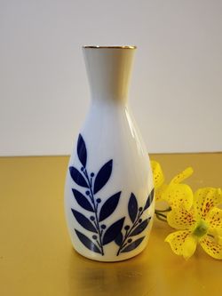 Vintage Gekkeikan Sake Porcelain 5" Bottle, Japan, Asian Vase, White, Blue Leaves