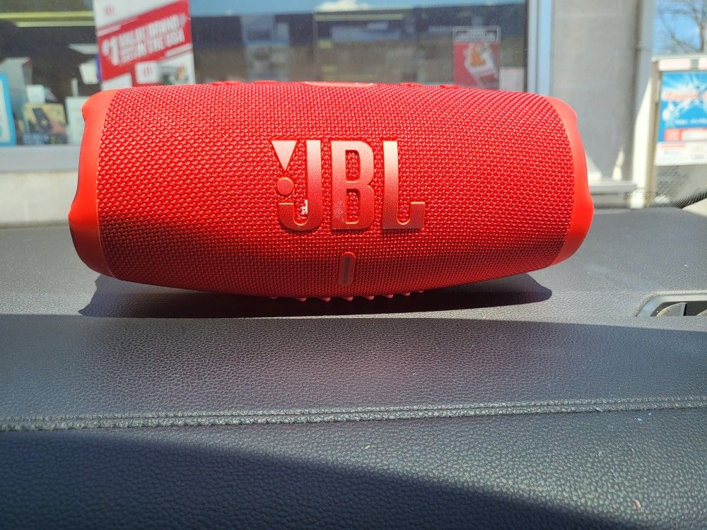 Like New Jbl Charge 5