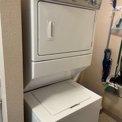 Stacked washer/dryer Unit