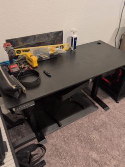 Electric Standing/Sitting Desk