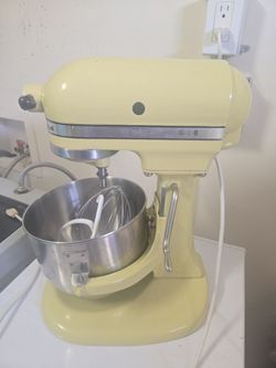 Vintage 70s KitchenAid mixer