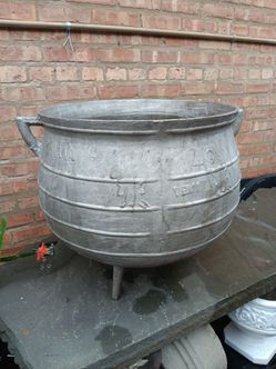 Traditional West African Cast Aluminum Cooking "Pot Ikoko" Irin Or Potjie Pot