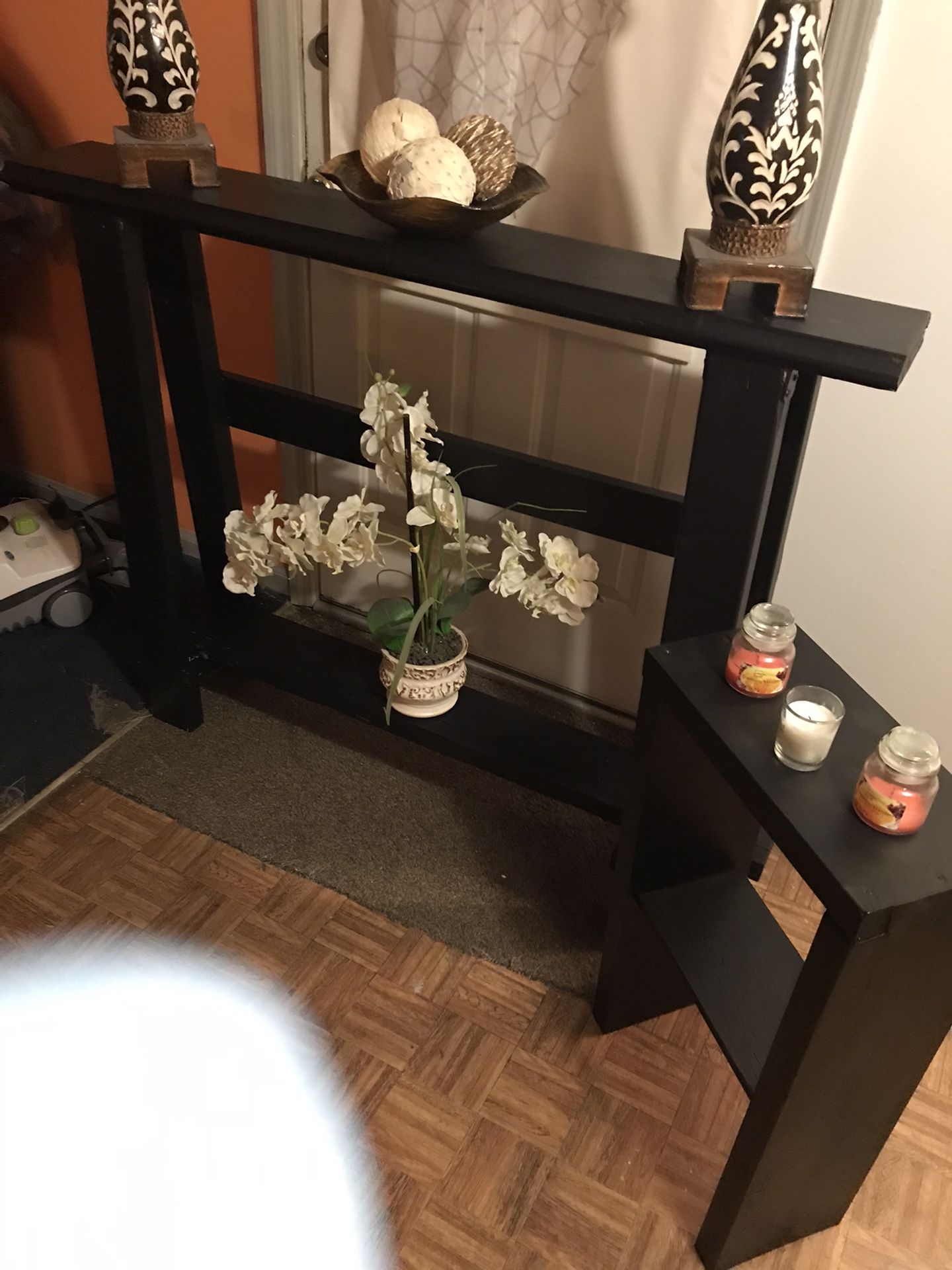 Entryway console with side table