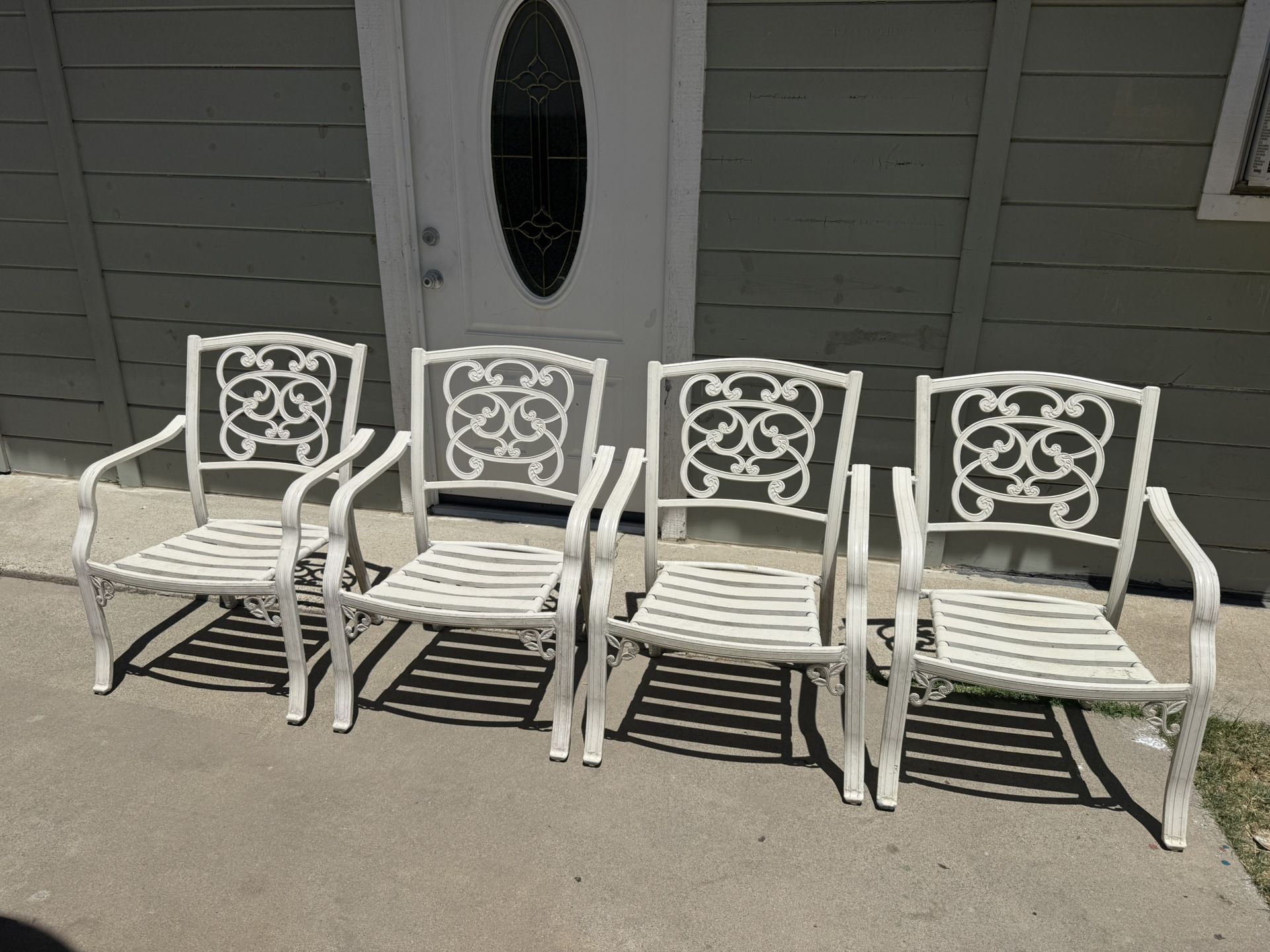 Outdoor Furniture / Patio Chairs