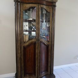 Solid Wood Traditional Armoire/Wet Bar/Curio Great Condition
