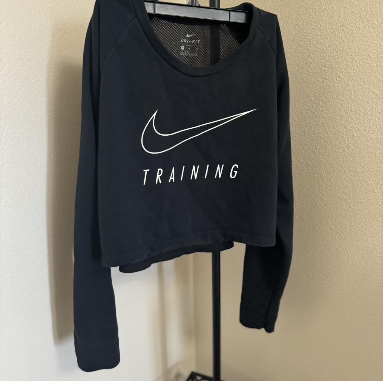 Nike Dri Fit Sweatshirt Crop Size Medium
