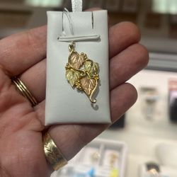 10k Black Hills Gold Pendant 