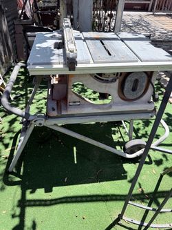 Table saw (mesa de cortar)