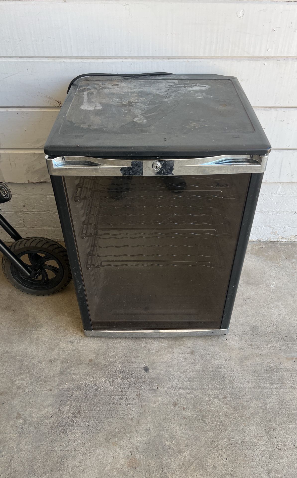 Mini fridge