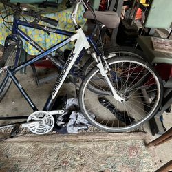 Diamondback Bike In Great Conditions Needs Seat And Rear Wheel