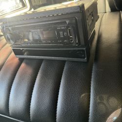 Kenwood Single Den Stereo Shoot Me 95 And It’s Yours