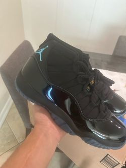 Size 10 - Jordan 11 gamma blue
