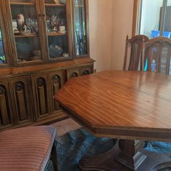 Basset Dining Room Set Table/China Hutch