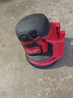 Milwaukee Random Orbit Sander 5 125 mm   18  V  =  (  Condition  Good   )