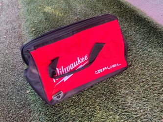 Milwaukee New M18 Fuel Bags Medium