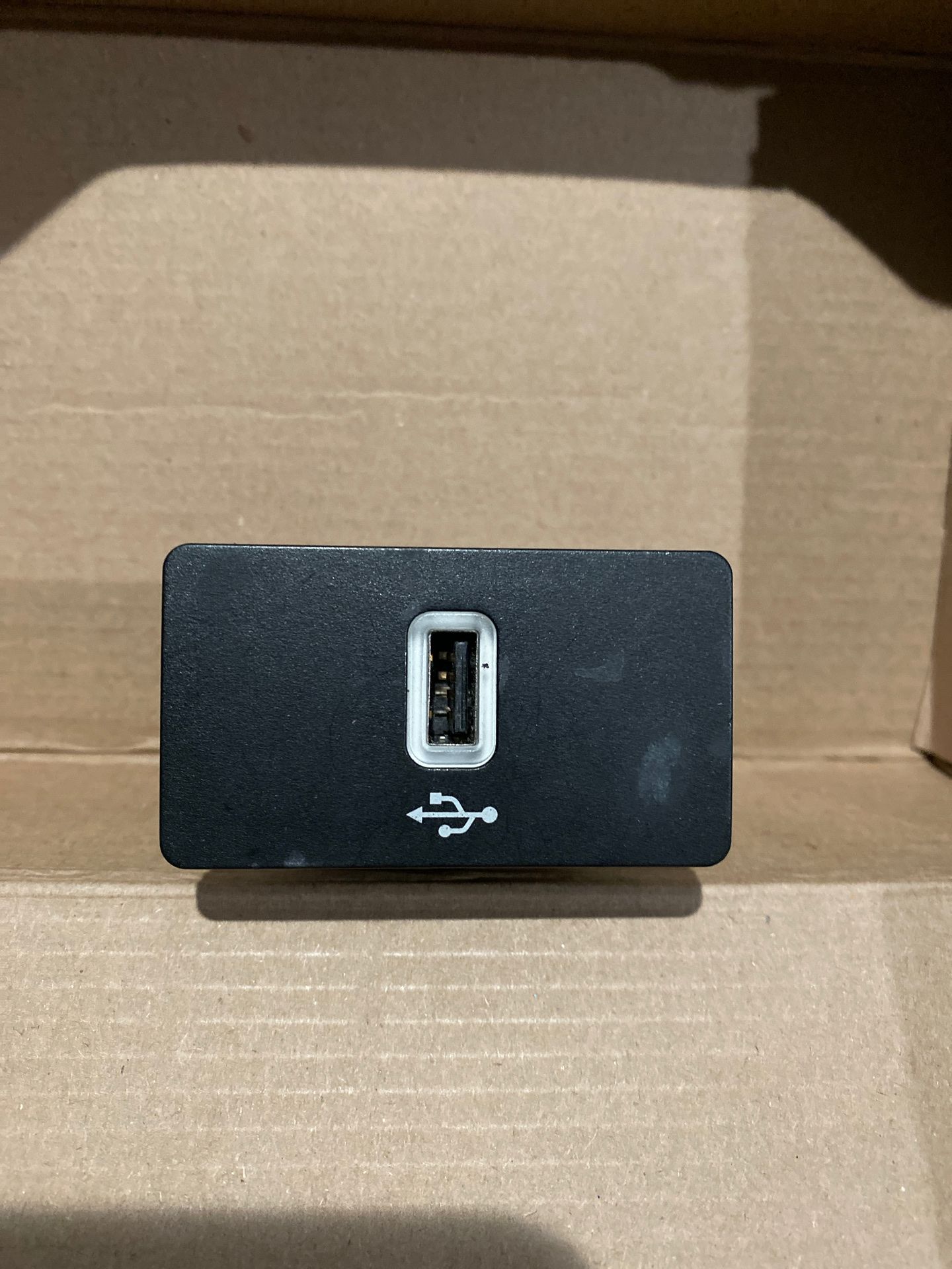 center console usb port mustang 2016