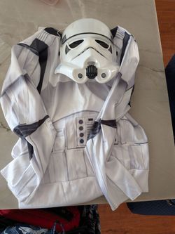 Stormtrooper costume: 8-10 child medium