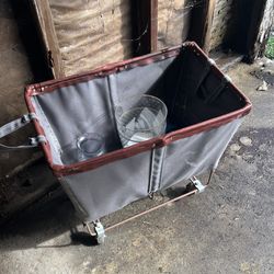 LAUNDRY CART