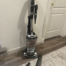Shark Navigator Lift Vacuum