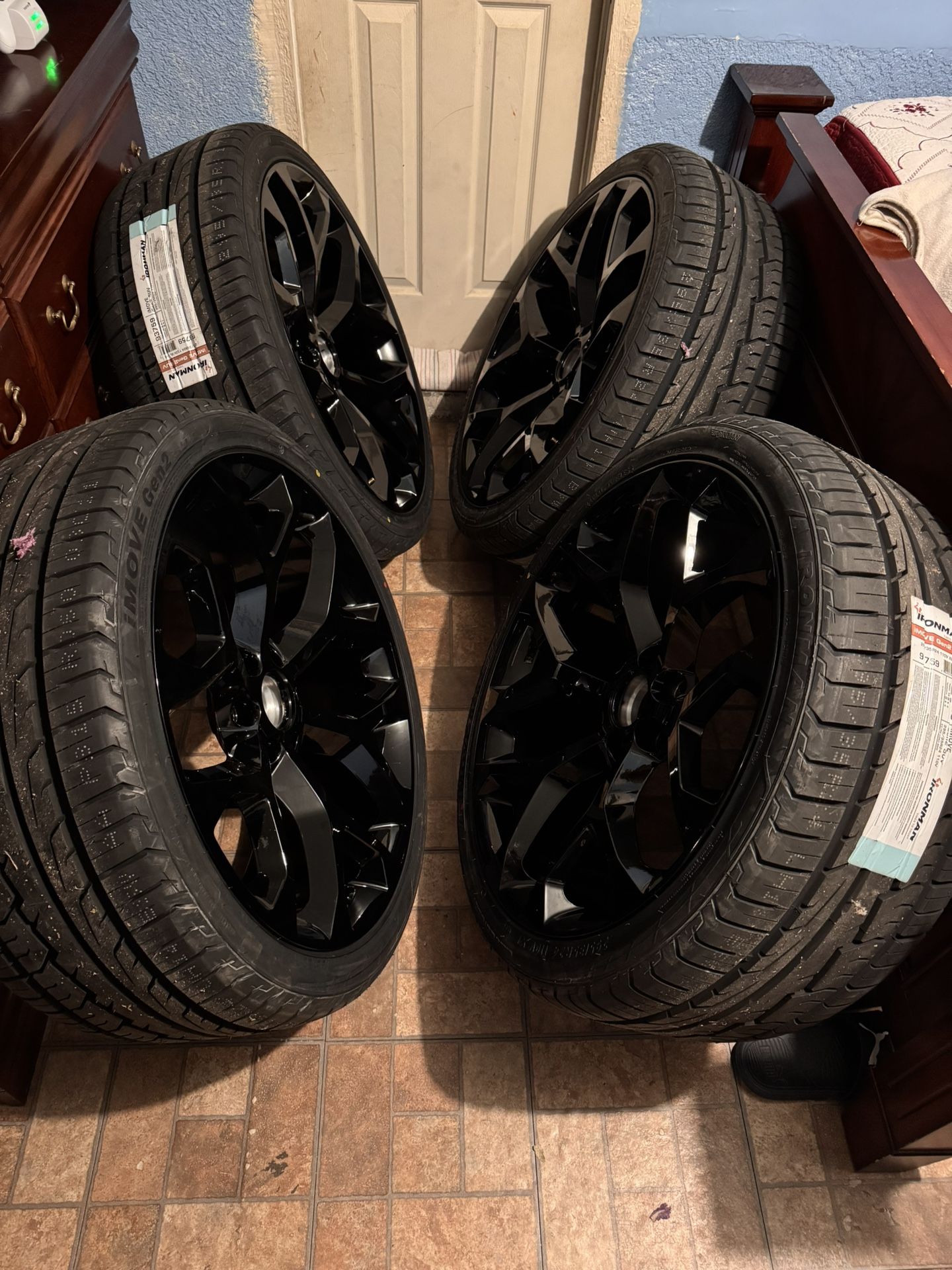 24 Inch Snowflake Rims for Sale in Fontana, CA - OfferUp