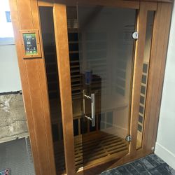 Dynamic Bellagio 3-Person Infrared Sauna (Bluetooth & Light Therapy)