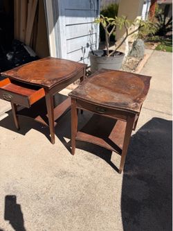 Vintage Mahogany End Tables / Nightstands – Matching Pair with Drawer