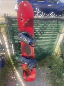 Burton Snowboard 150 Cm With Med / Lg Burton Bindings