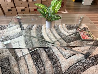 Rooms-To-Go Glass Coffee Table