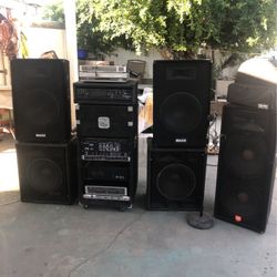 Speakers / Band equipment 