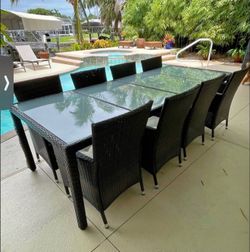 Outdoor dining set