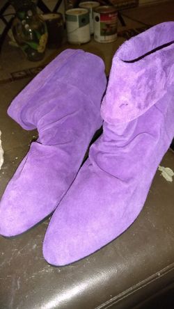 CUTE PURPLE SUEDE BOOTS SIZE 6, FOR EASTER, NEW