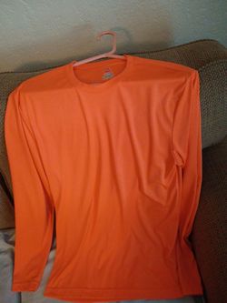 Men's long sleeve shirt size medium barley worn great shape cash only