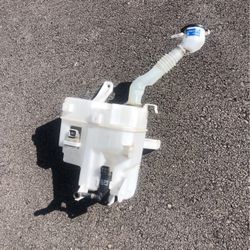 Lexus CT 200h Windshield Washer Bottle 
