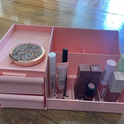 Light pink Makeup Organizer + Bath Bombs