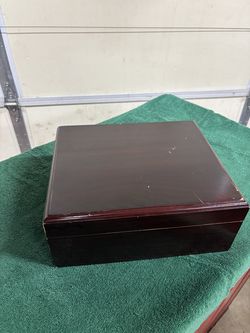 Desk top cee ghar humidor